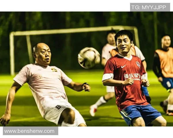 足球巨星亲临草根野球场点燃年轻梦想与激情对决 足球巨星亲临草根野球场点燃年轻梦想与激情对决