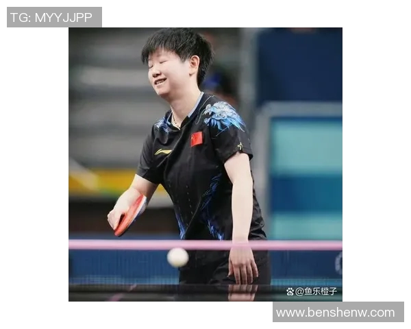 足球明星在赛场上忍俊不禁的搞笑瞬间引发全场欢笑与热烈掌声 足球明星在赛场上忍俊不禁的搞笑瞬间引发全场欢笑与热烈掌声